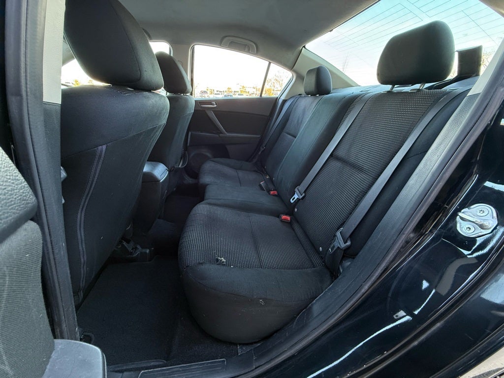 2012 Mazda Mazda3 i Sport - CLEAN CARFAX