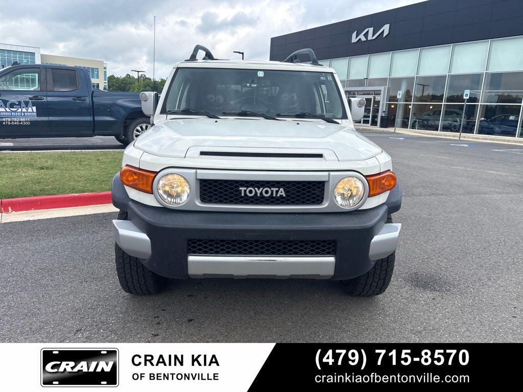 2010 Toyota FJ Cruiser Base - 4WD / CLEAN CARFAX
