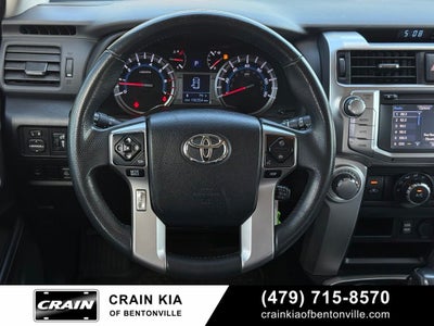 2017 Toyota 4Runner SR5 - 4WD / LIFTED!