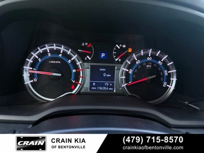 2017 Toyota 4Runner SR5 - 4WD / LIFTED!