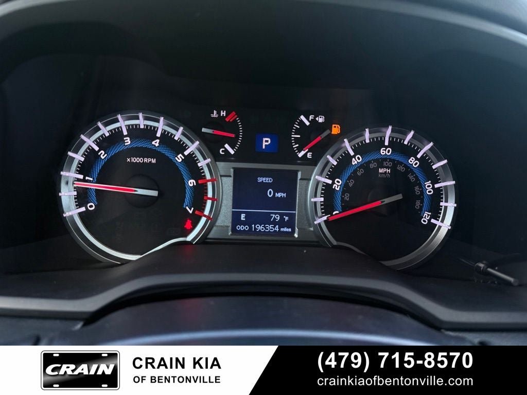 2017 Toyota 4Runner SR5 - 4WD / LIFTED!