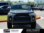 2017 Toyota 4Runner SR5 - 4WD / LIFTED!