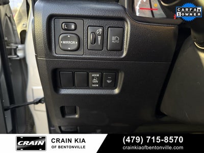 2024 Toyota 4Runner SR5 - 4WD / CLEAN CARFAX / ONE OWNER