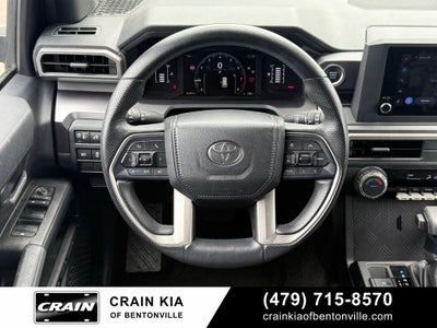 2025 Toyota 4Runner SR5 - 4WD / CLEAN CARFAX / ONE OWNER