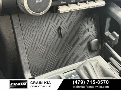 2025 Toyota 4Runner SR5 - 4WD / CLEAN CARFAX / ONE OWNER