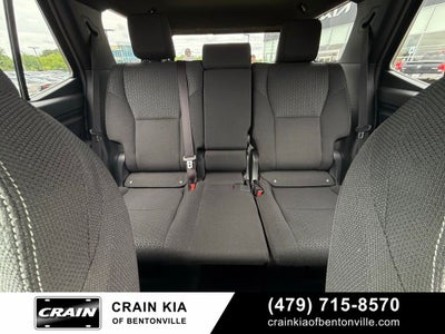 2025 Toyota 4Runner SR5 - 4WD / CLEAN CARFAX / ONE OWNER