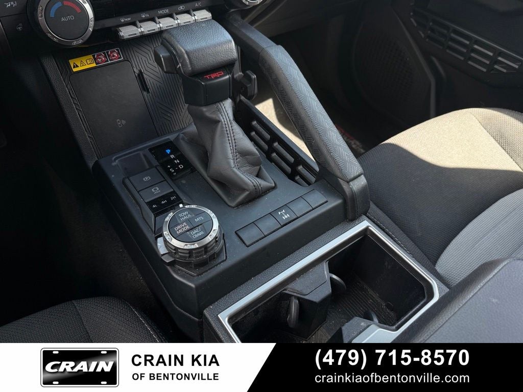2025 Toyota 4Runner TRD Off-Road - 4WD / CLEAN CARFAX / ONE OWNER