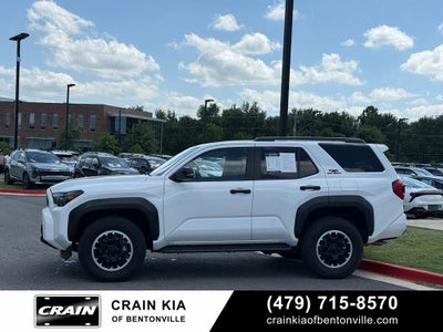2025 Toyota 4Runner TRD Off-Road - 4WD / CLEAN CARFAX / ONE OWNER