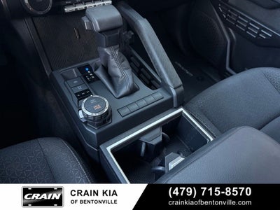 2025 Toyota 4Runner SR5 - 4WD / CLEAN CARFAX / ONE OWNER