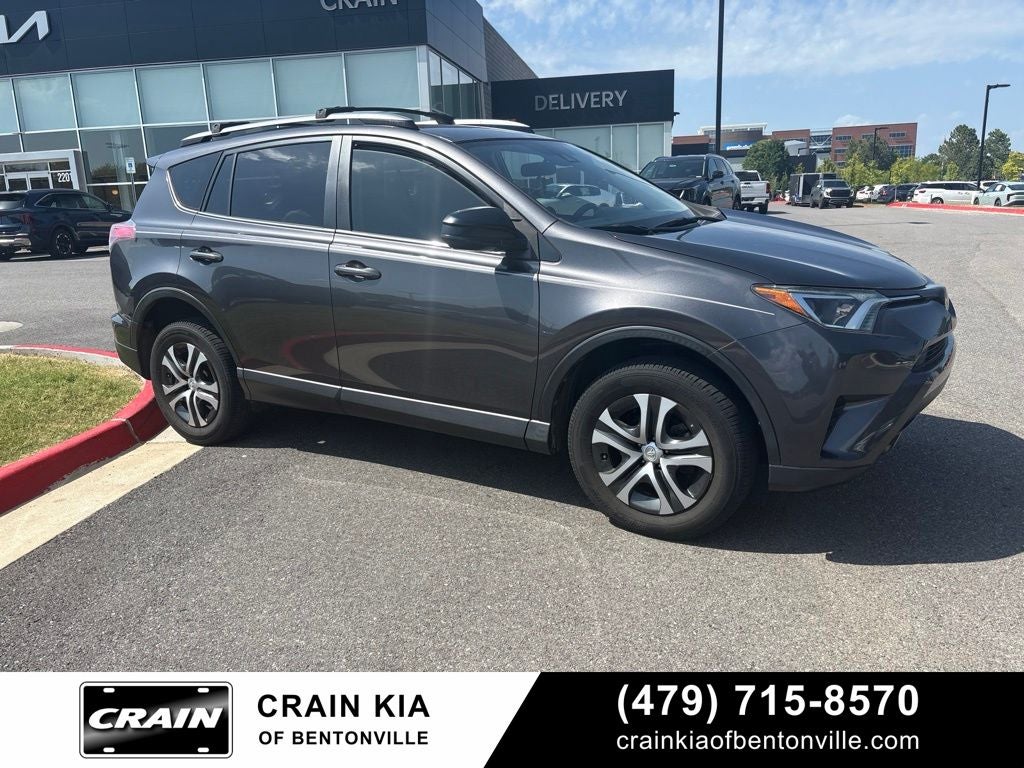 2017 Toyota RAV4 LE - CARFAX ONE OWNER