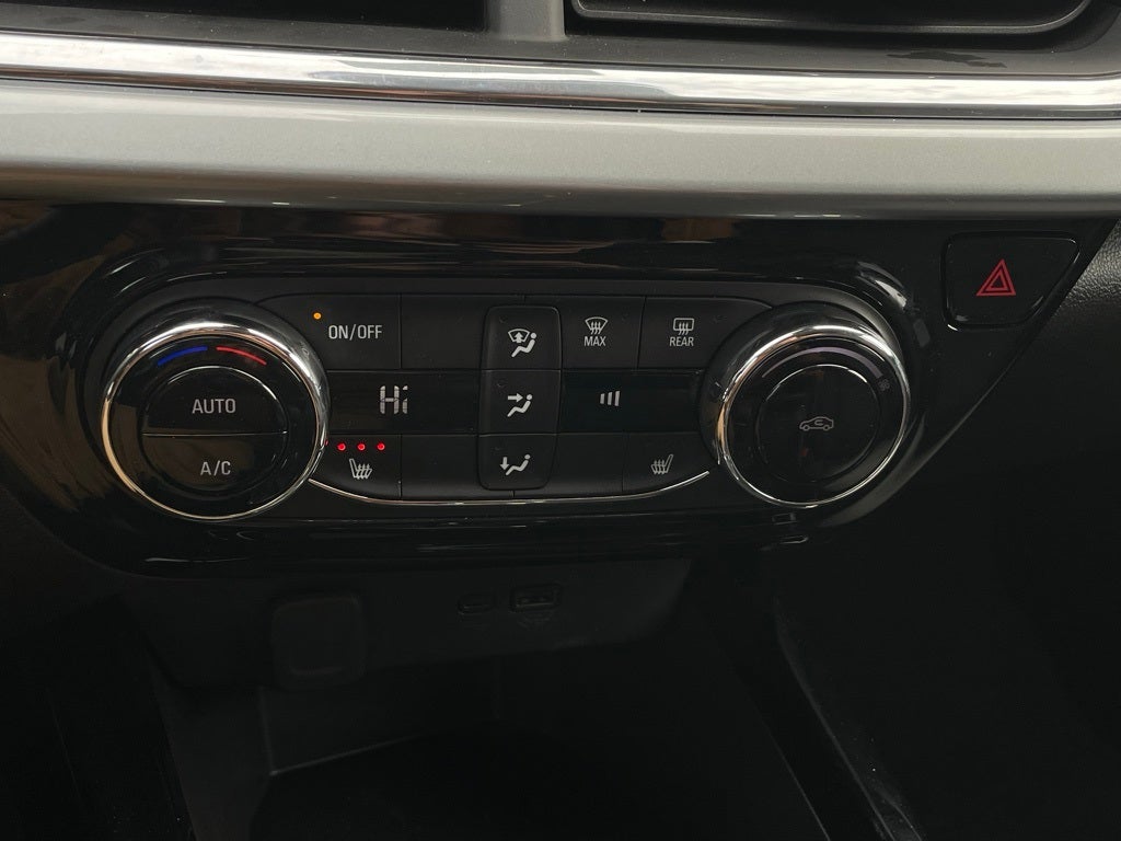 2025 Chevrolet Trax LT - CLEAN CARFAX / ONE OWNER