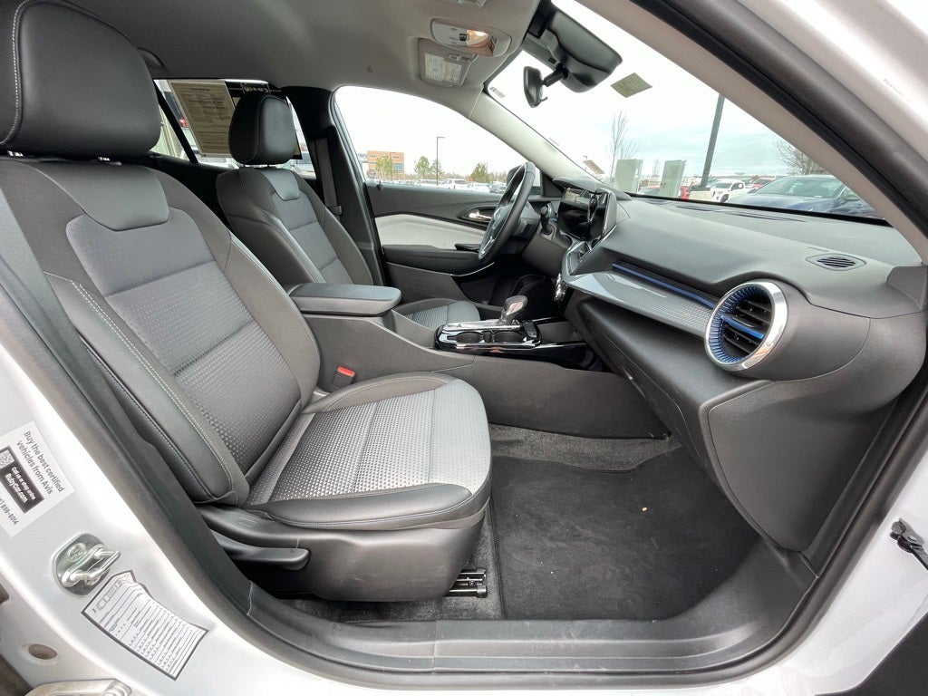 2025 Chevrolet Trax LT - CLEAN CARFAX / ONE OWNER