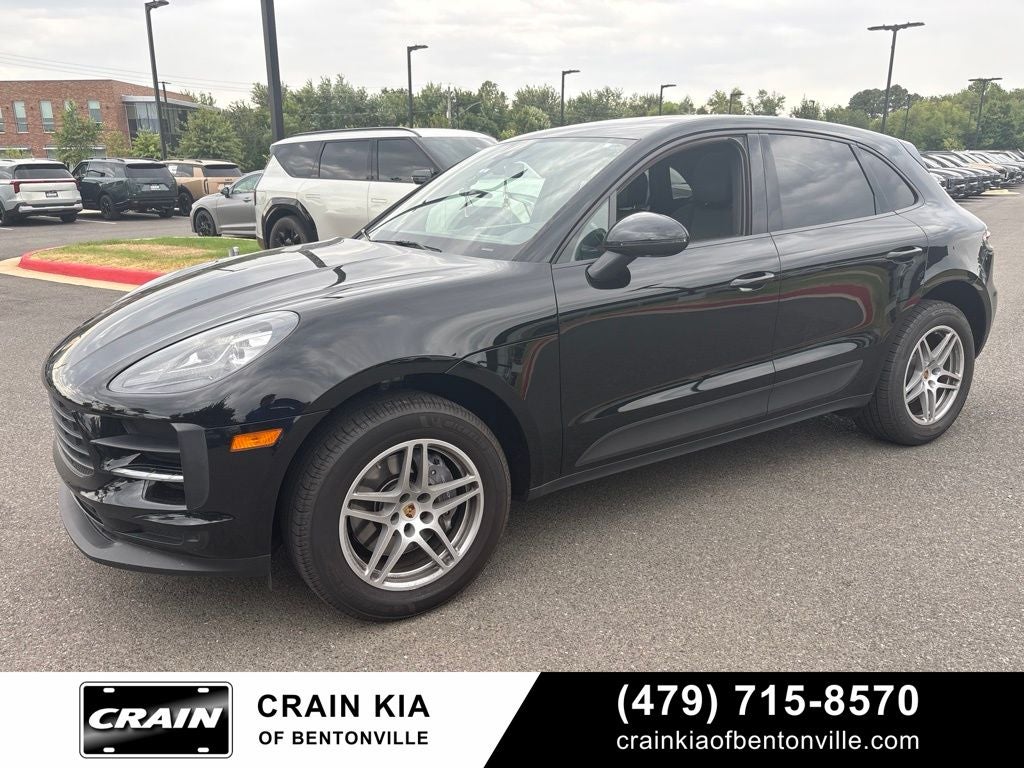 2021 Porsche Macan Base - AWD / PANORAMIC SUNROOF / CLEAN CARFAX