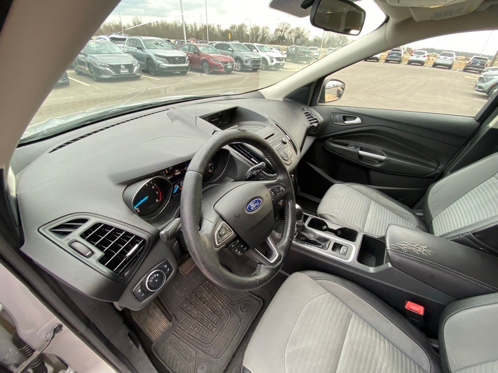 2017 Ford Escape SE FWD / DUAL ZONE AC