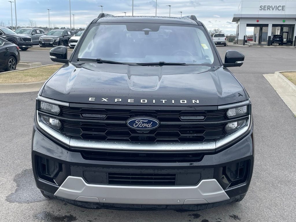 2025 Ford Expedition Max Platinum 4X4 / MOONROOF / HEATED SEATS