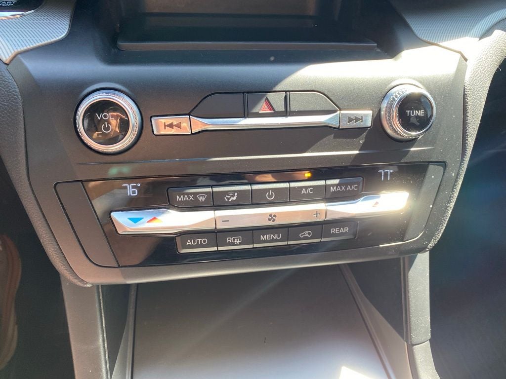 2020 Ford Explorer XLT CLEAN CARFAX / 3RD ROW / POWER LIFTGATE