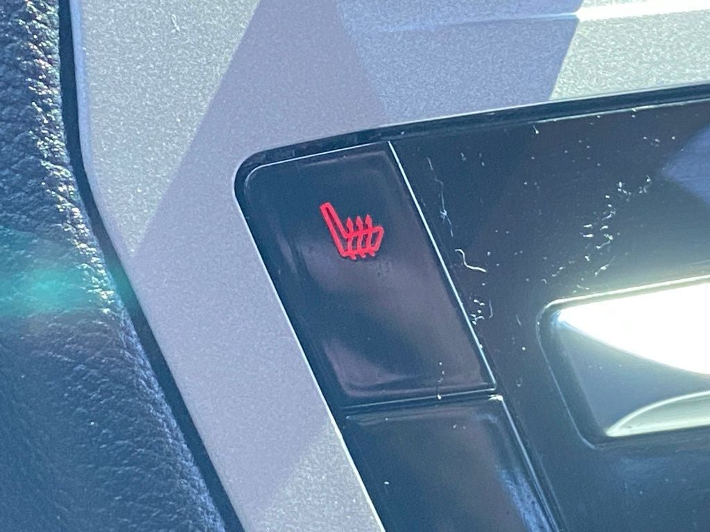 2024 Ford Explorer XLT RWD / ONE OWNER / HEATED SEATS