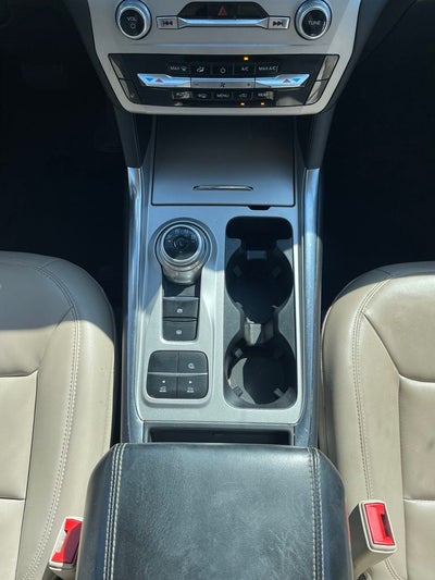 2023 Ford Explorer XLT HEATED SEATS / ONE OWNER