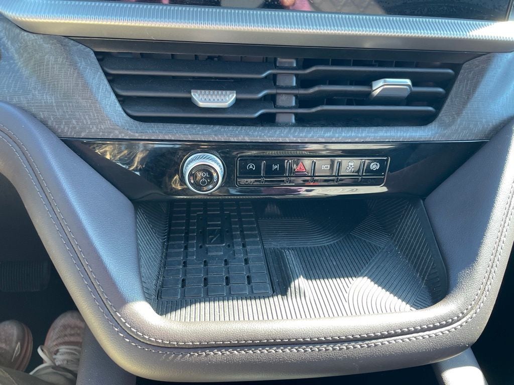 2025 Ford Explorer ST-Line 4X4 / HEATED SEATS / ONE OWNER