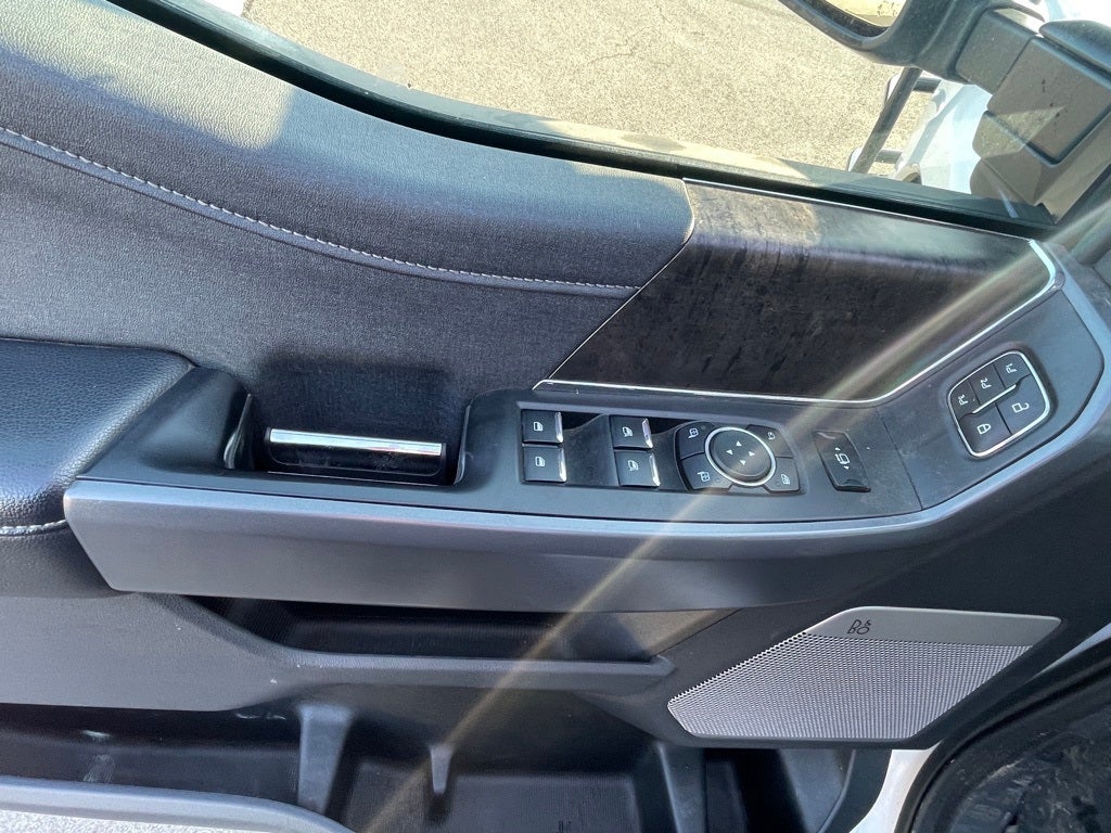 2024 Ford F-350SD Lariat 4X4 / NAV / HEATED SEATS