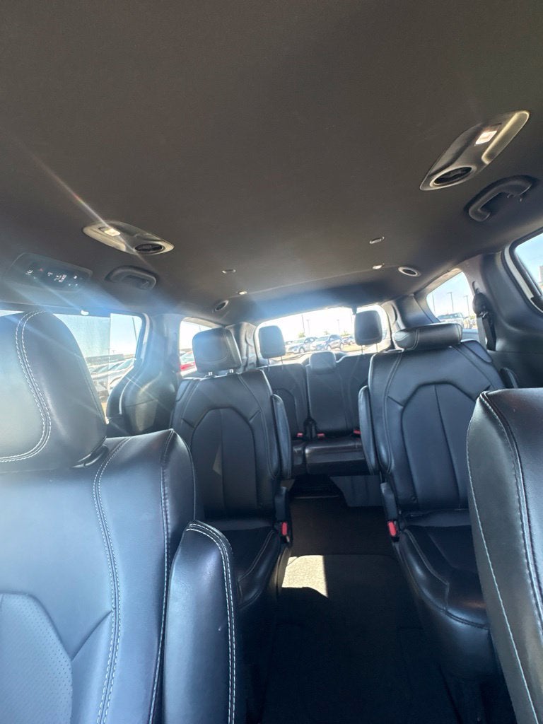 2025 Chrysler Pacifica Select HEATED SEATS / BACK UP CAM
