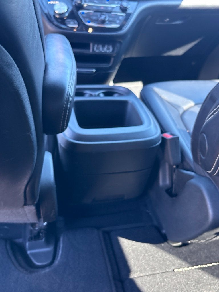 2025 Chrysler Pacifica Select HEATED SEATS / BACK UP CAM