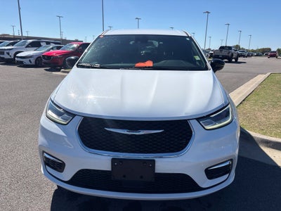 2025 Chrysler Pacifica Select HEATED SEATS / BACK UP CAM