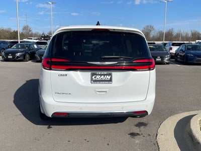 2023 Chrysler Pacifica Touring L HEATED SEATS / ONE OWNER