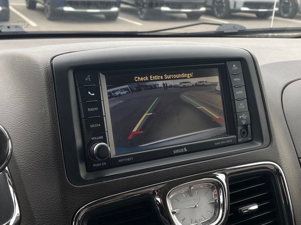 2013 Chrysler Town & Country Touring CLEAN CARFAX / LOW PAYMENTS