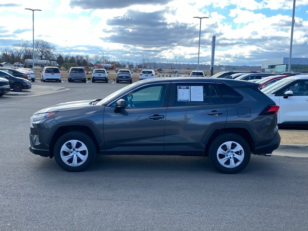 2024 Toyota RAV4 LE ONE OWNER / AWD