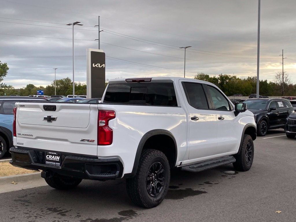 2024 Chevrolet Silverado 1500 ZR2 ONE OWNER / 4X4 / HEATED AND COOLED SEATS