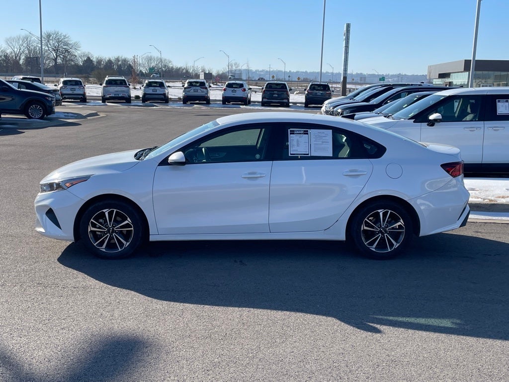 2024 Kia Forte LXS CPO / ONE OWNER