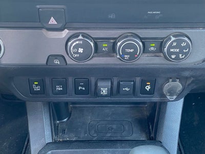 2020 Toyota Tacoma CLEAN CARFAX V6