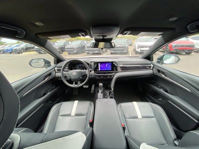 2025 Toyota Camry SE ONE OWNER / CLEAN CARFAX