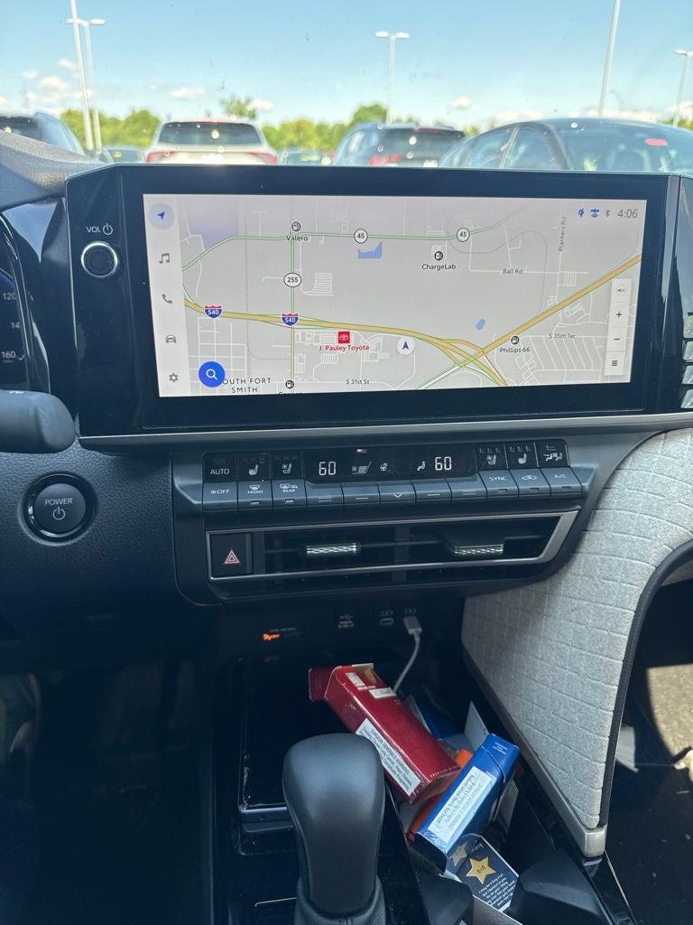 2025 Toyota Camry XLE MOONROOF / AWD / HEATED SEATS