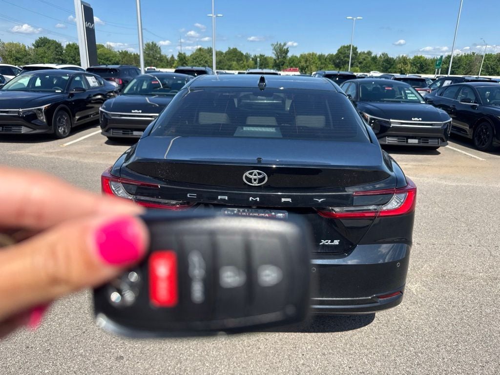 2025 Toyota Camry XLE MOONROOF / AWD / HEATED SEATS