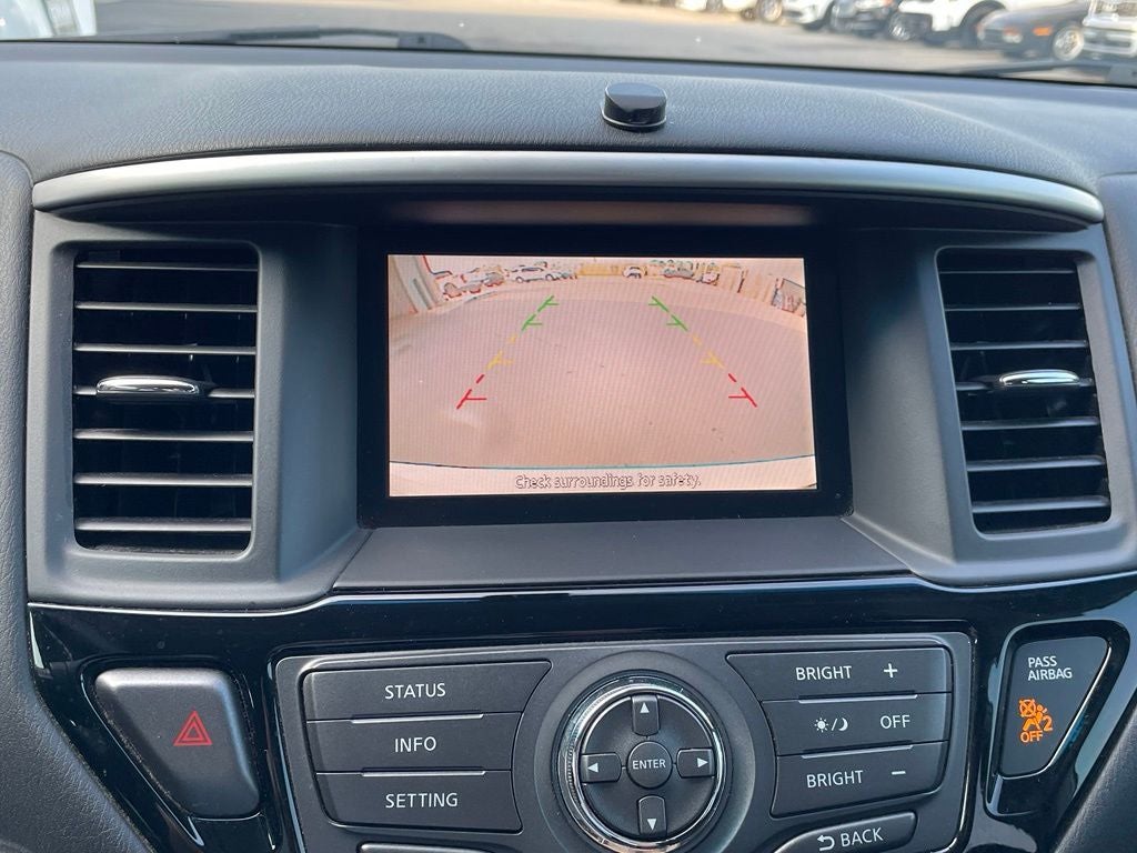 2016 Nissan Pathfinder SV