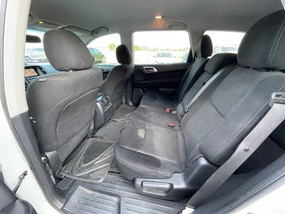 2016 Nissan Pathfinder SV