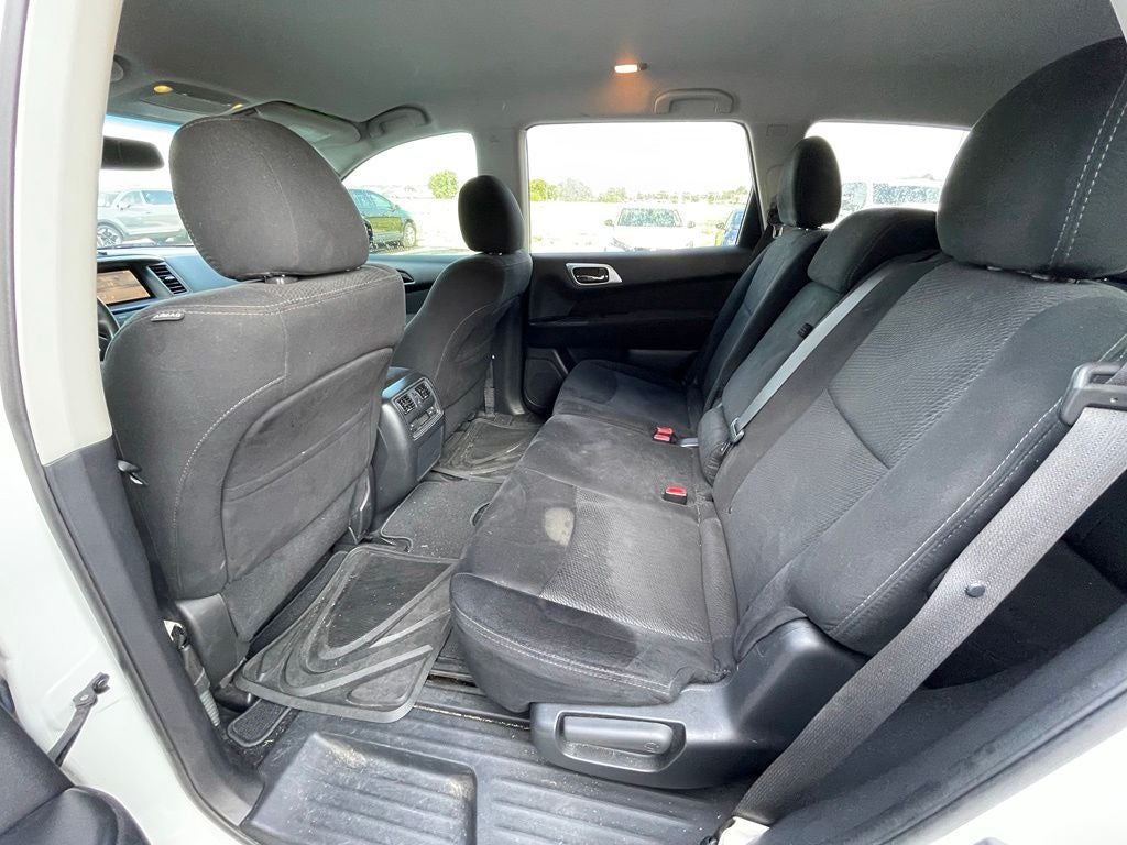 2016 Nissan Pathfinder SV