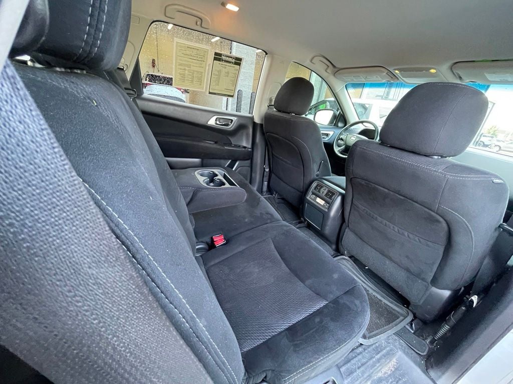 2016 Nissan Pathfinder SV