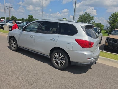 2018 Nissan Pathfinder SV