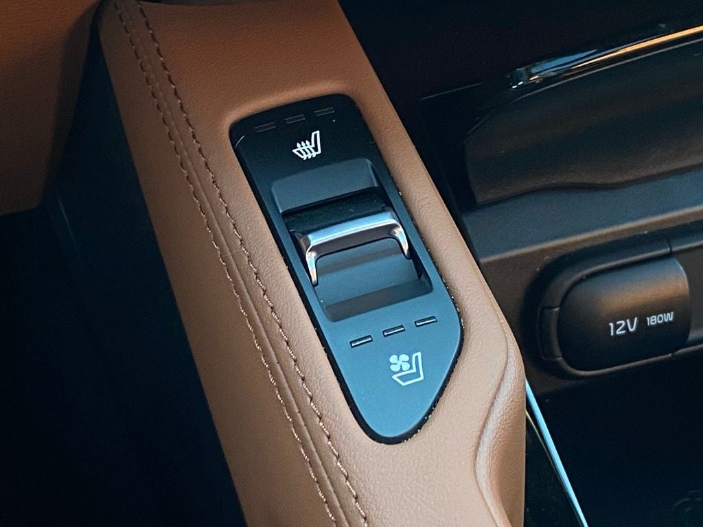 2025 Kia Telluride SX X-Line AWD / SUNROOF / HEATED SEATS