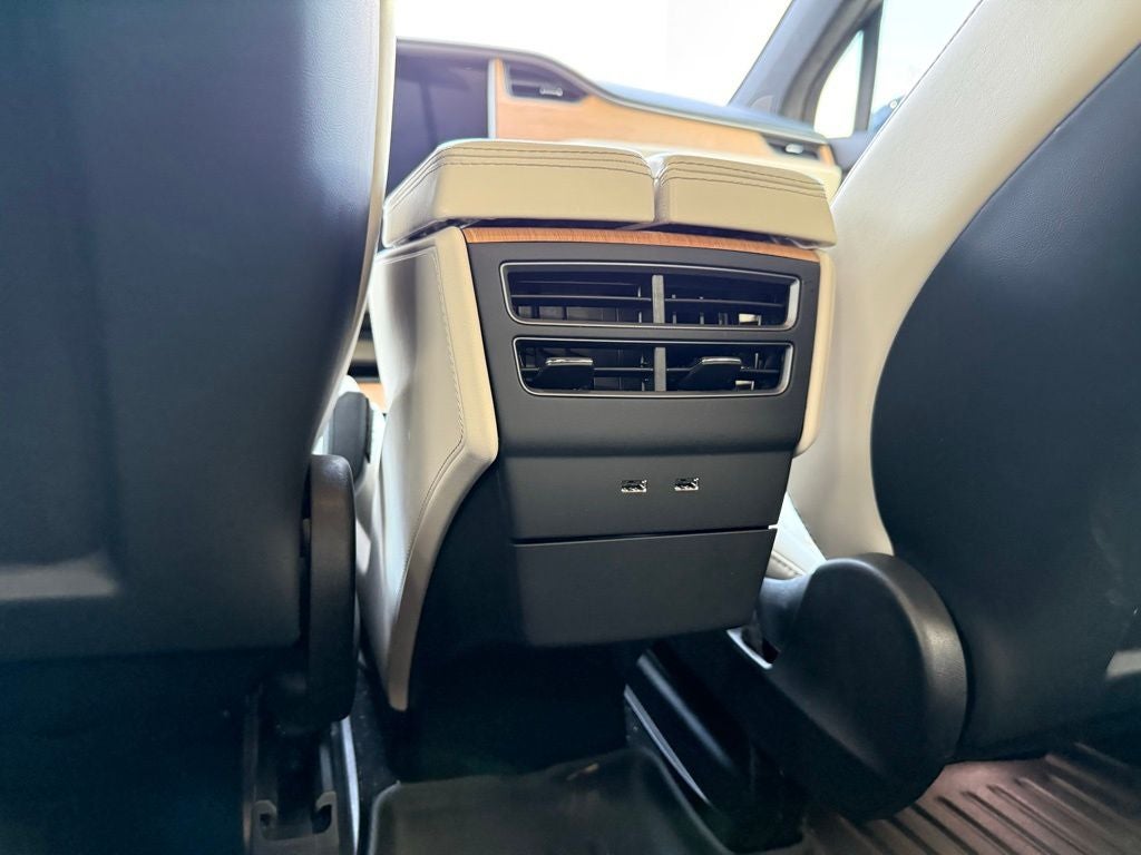 2020 Tesla Model X Long Range AWD / CLEAN CARFAX / HEATED SEATS