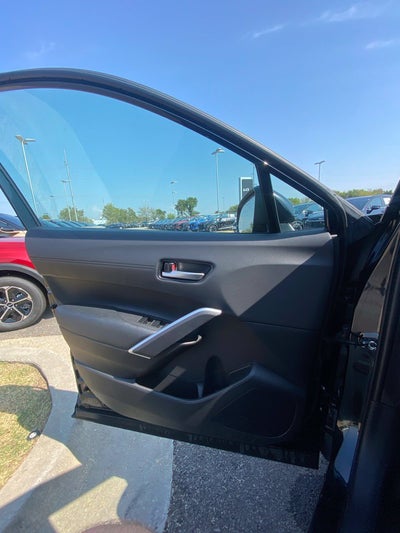 2024 Toyota Corolla Cross XLE POWER DRIVERS SEAT / HEATED SEATS