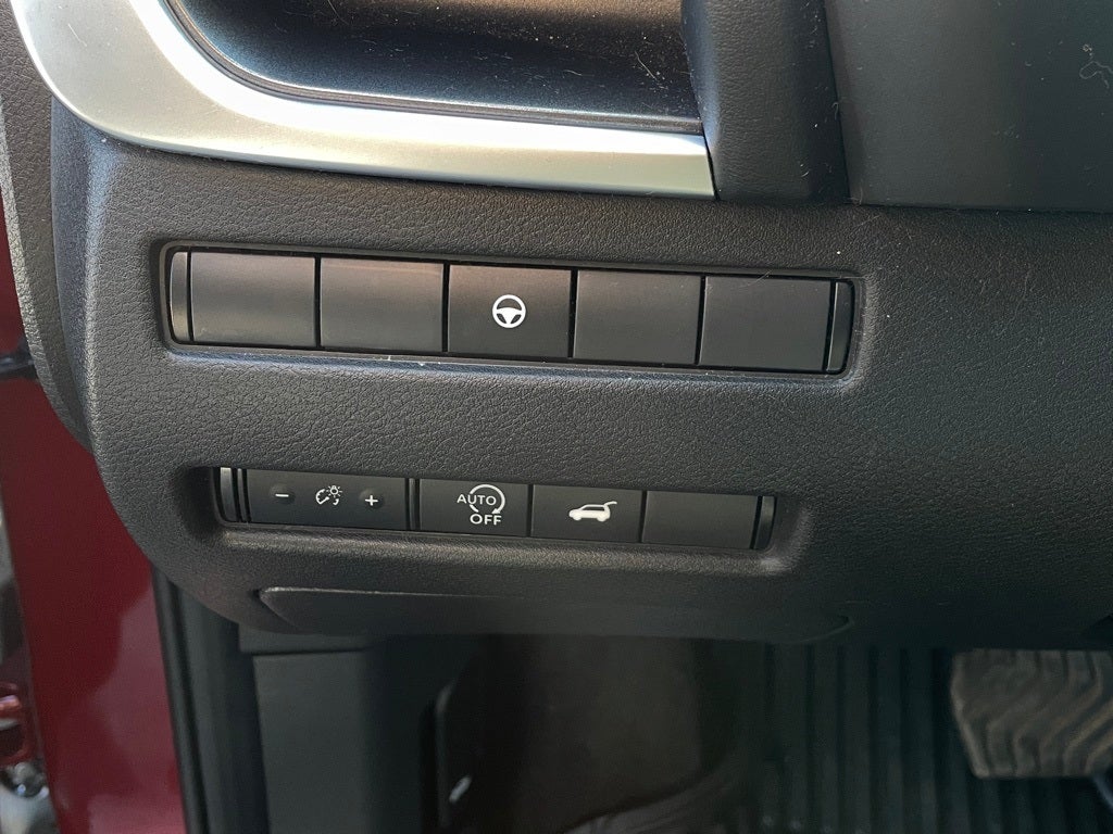 2025 Nissan Rogue SV AWD / ONE OWNER / POWER DRIVERS SEAT