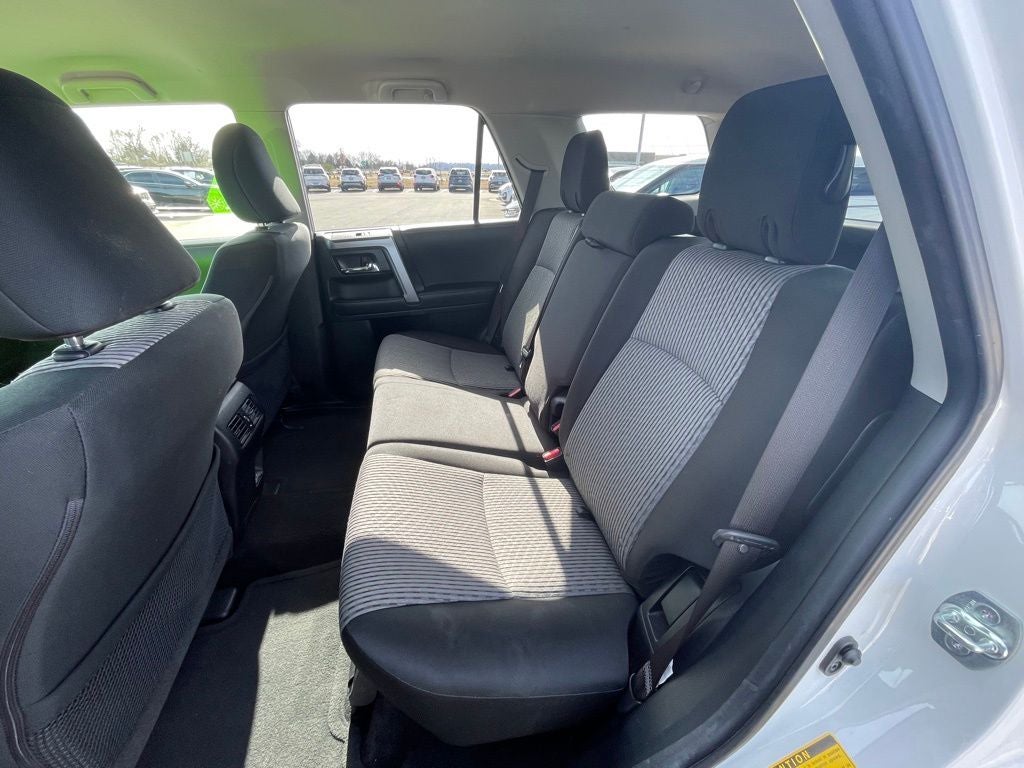 2023 Toyota 4Runner SR5 4X4 / ONE OWNER