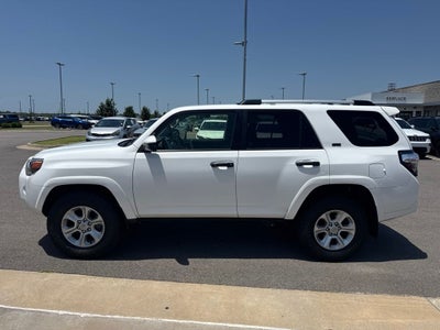 2022 Toyota 4Runner SR5 4X4 / KEYLESS ENTRY