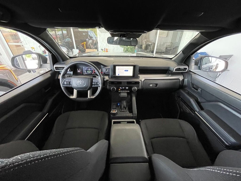 2025 Toyota 4Runner SR5 4X4 / ONE OWNER