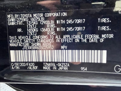 2025 Toyota 4Runner SR5 4X4 / ONE OWNER