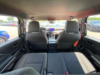 2025 Toyota 4Runner SR5 4X4 / ONE OWNER